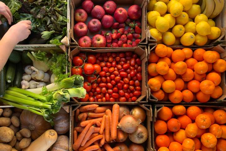 استفاده از میوه ها و سبزیجات تازه به پیگیری از سرطان سینه کمک می کند